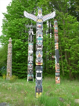 KakasoLas pole profile detailing master Kwakwaka'wakw carving methods