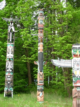Sky Chief totem detailing upper structural profiles