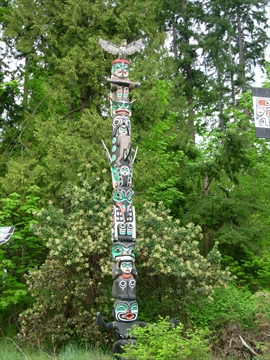 Gaakstalas totem installation overview