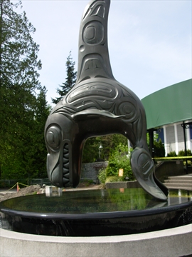 Killer Whale-Chief of the Undersea World statue in Stanley Park, Vancouver, BC, Canada