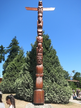 Rose Cole Yelton Memorial Totem Pole artistic wide dynamic range angle
