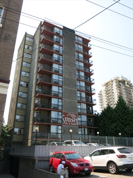 Sunset Inn and Suites near Stanley Park, Vancouver, BC, Canada